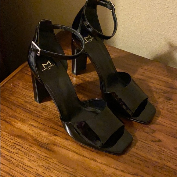 Marc Fisher LTD heels - Picture 1 of 6